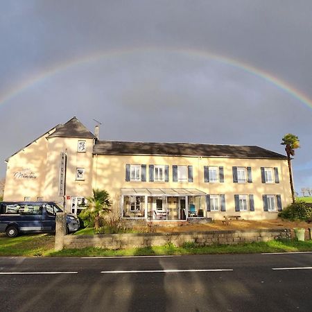 Hotel Les Montois Céaux Екстериор снимка